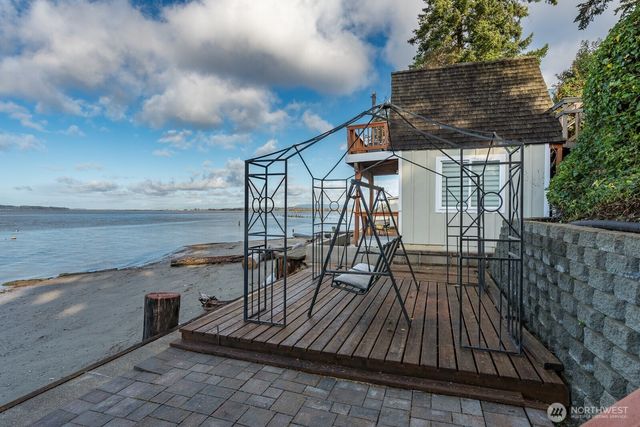 19422 Soundview Drive NW, Stanwood, WA 98292