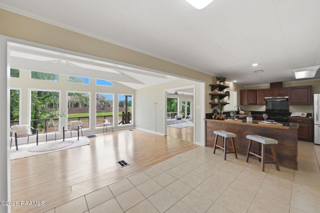 241 Grand Avenue, Lafayette, LA 70503