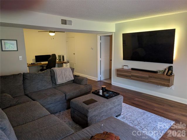 1600 Sharon Road, Charlotte, NC 28210