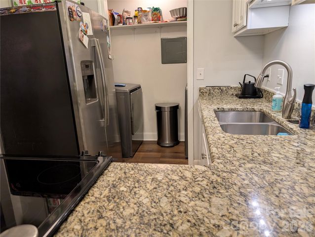 1600 Sharon Road, Charlotte, NC 28210