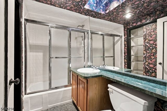 135 Voorhis Ave, River Edge Boro, NJ 07661