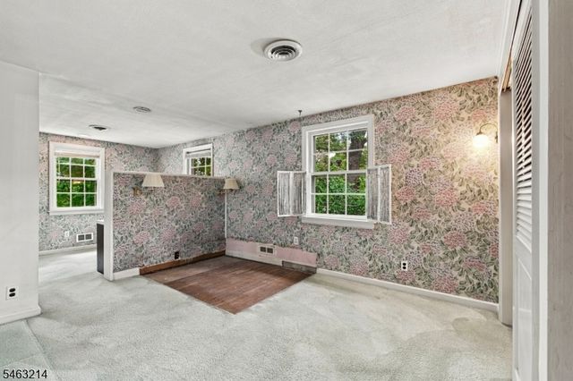 135 Voorhis Ave, River Edge Boro, NJ 07661