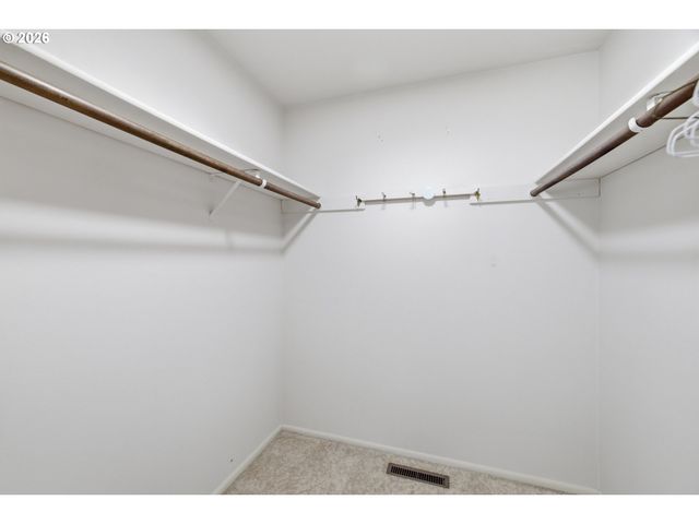 401 S CASCADE Dr, Woodburn, OR 97071