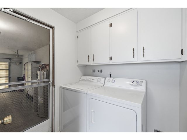 401 S CASCADE Dr, Woodburn, OR 97071