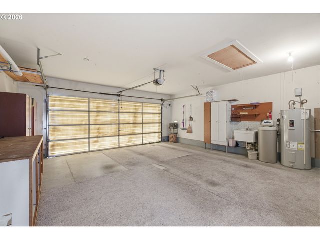 401 S CASCADE Dr, Woodburn, OR 97071