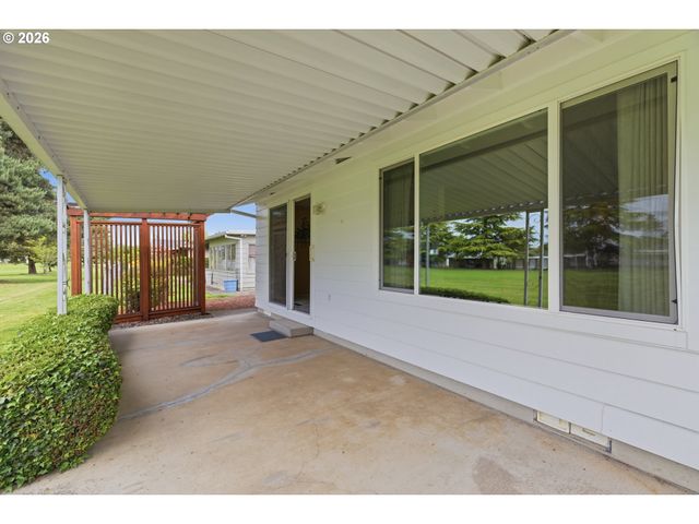 401 S CASCADE Dr, Woodburn, OR 97071