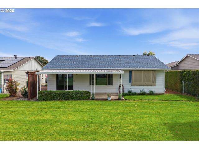 401 S CASCADE Dr, Woodburn, OR 97071