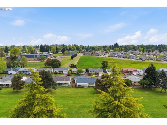 401 S CASCADE Dr, Woodburn, OR 97071