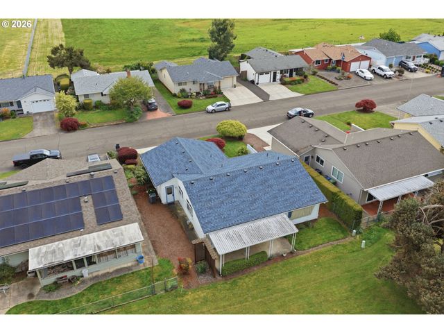 401 S CASCADE Dr, Woodburn, OR 97071