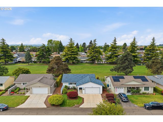 401 S CASCADE Dr, Woodburn, OR 97071