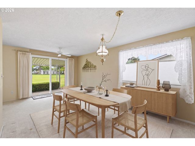 401 S CASCADE Dr, Woodburn, OR 97071