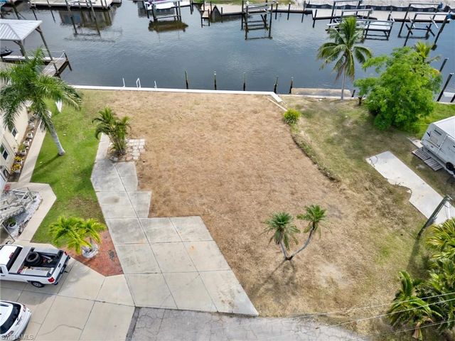 870 Oak ST, Fort Myers Beach, FL 33931
