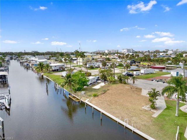 870 Oak ST, Fort Myers Beach, FL 33931