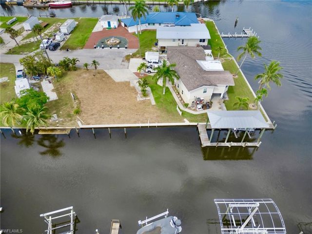 870 Oak ST, Fort Myers Beach, FL 33931