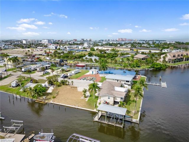 870 Oak ST, Fort Myers Beach, FL 33931