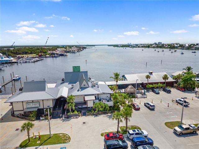 870 Oak ST, Fort Myers Beach, FL 33931