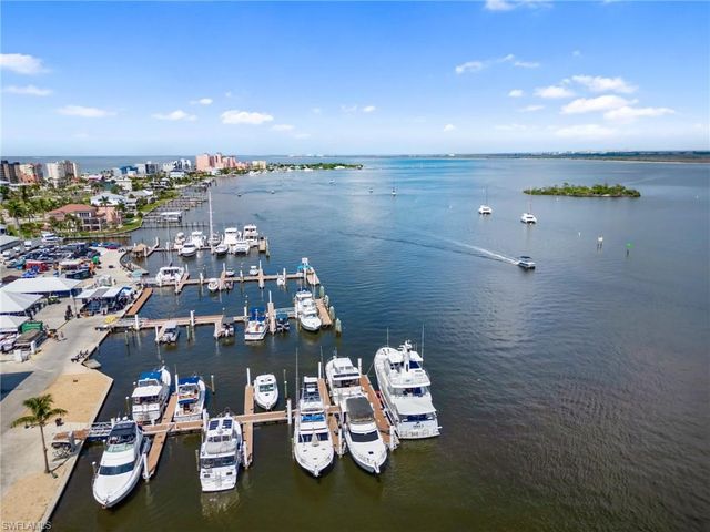 870 Oak ST, Fort Myers Beach, FL 33931