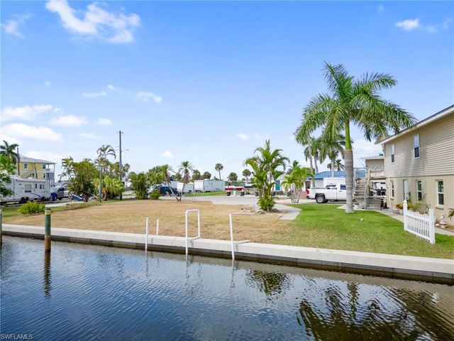 870 Oak ST, Fort Myers Beach, FL 33931