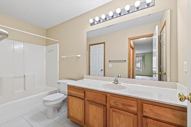 6421 Lakota Trail, Lino Lakes, MN 55014