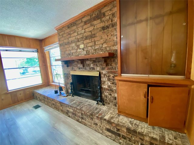 800 Carver Street, Whitesboro, TX 76273