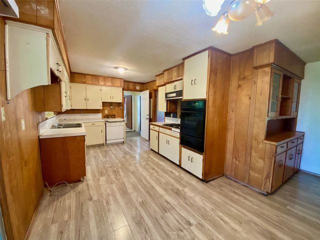 800 Carver Street, Whitesboro, TX 76273