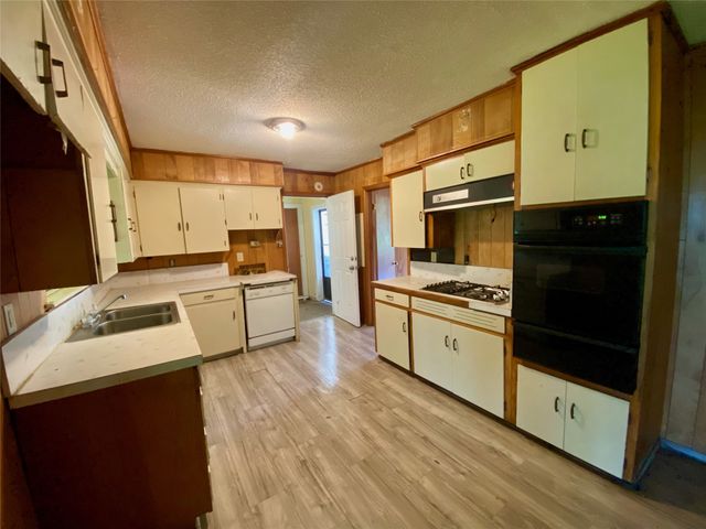 800 Carver Street, Whitesboro, TX 76273
