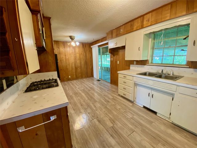 800 Carver Street, Whitesboro, TX 76273