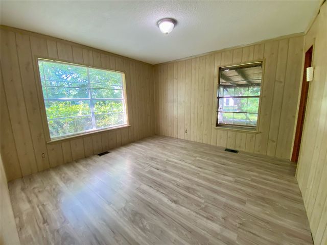 800 Carver Street, Whitesboro, TX 76273