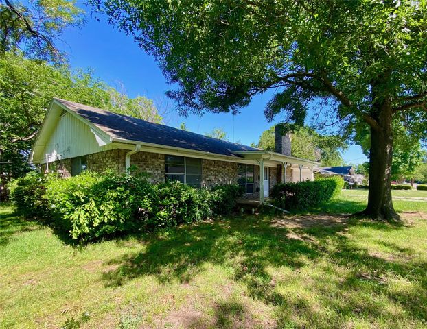 800 Carver Street, Whitesboro, TX 76273