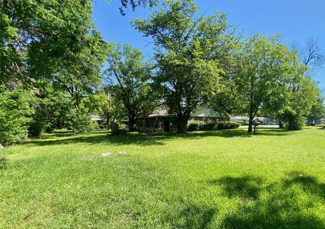 800 Carver Street, Whitesboro, TX 76273