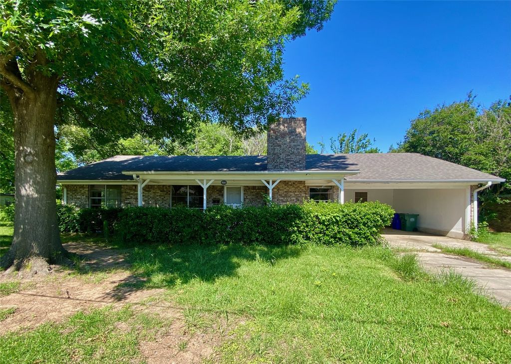 800 Carver Street, Whitesboro, TX 76273