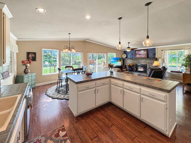 11803 Torrey Pines Dr, Auburn, CA 95602