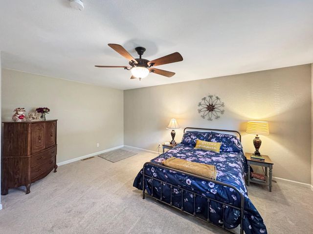 11803 Torrey Pines Dr, Auburn, CA 95602