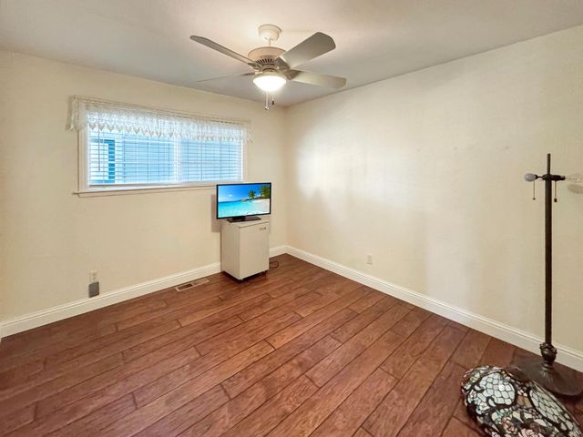 11803 Torrey Pines Dr, Auburn, CA 95602