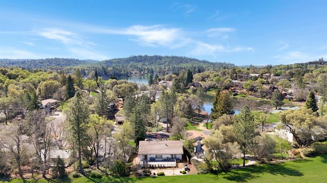 11803 Torrey Pines Dr, Auburn, CA 95602