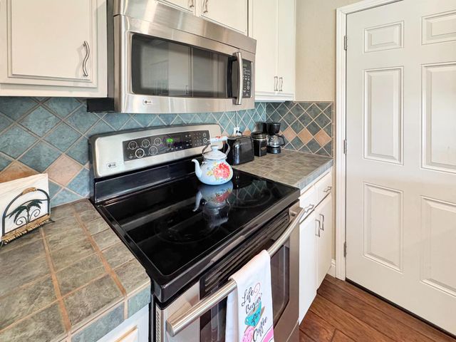 11803 Torrey Pines Dr, Auburn, CA 95602