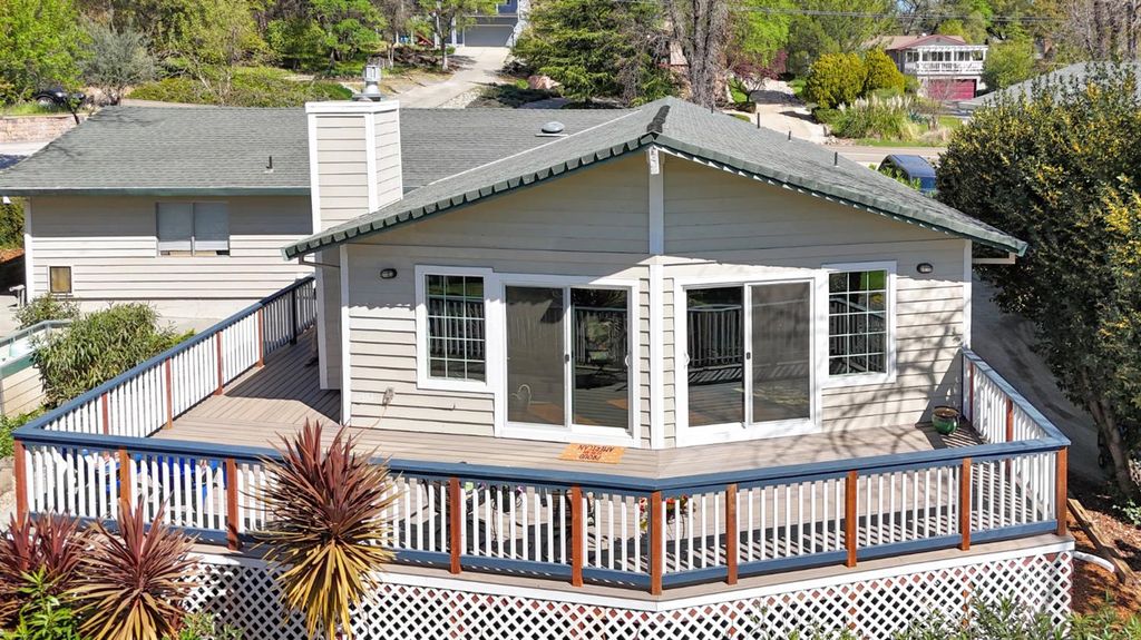 11803 Torrey Pines Dr, Auburn, CA 95602