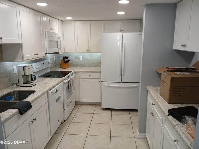 1253 Harbour Point Drive, Port Orange, FL 32127