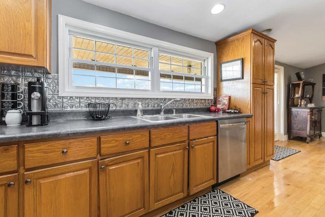 1810 Aderholt Road, Bronston, KY 42518