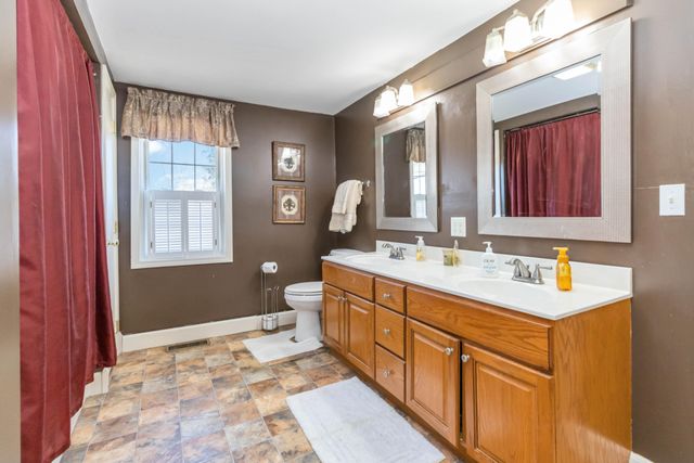 1810 Aderholt Road, Bronston, KY 42518