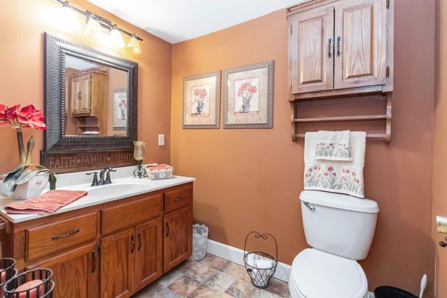 1810 Aderholt Road, Bronston, KY 42518