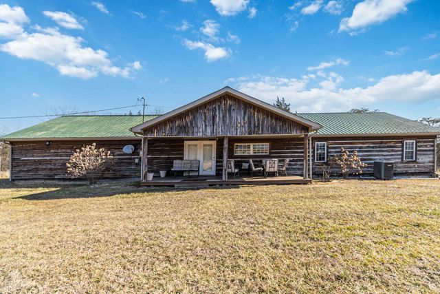 1810 Aderholt Road, Bronston, KY 42518