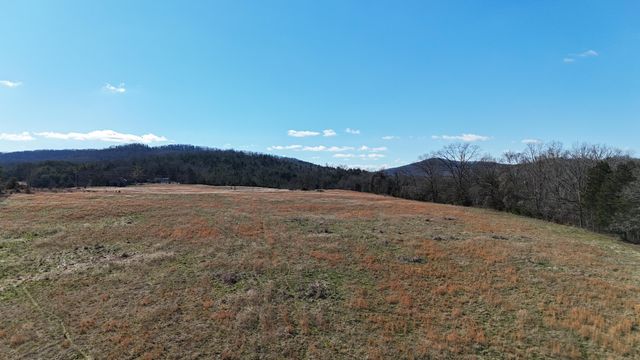 1810 Aderholt Road, Bronston, KY 42518