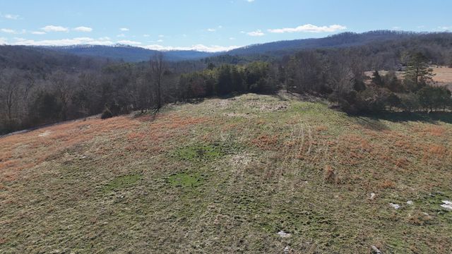 1810 Aderholt Road, Bronston, KY 42518