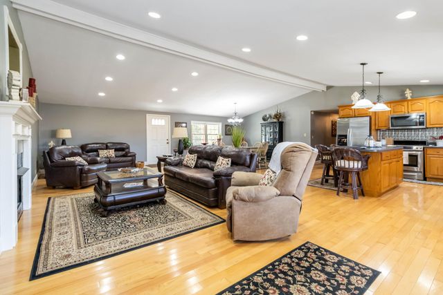 1810 Aderholt Road, Bronston, KY 42518