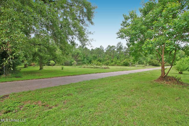 11380 County Farm Road, Gulfport, MS 39503