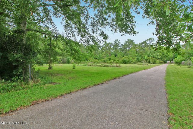 11380 County Farm Road, Gulfport, MS 39503
