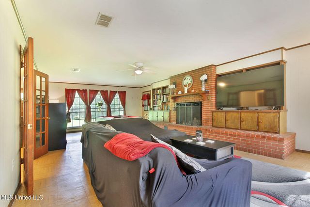 11380 County Farm Road, Gulfport, MS 39503