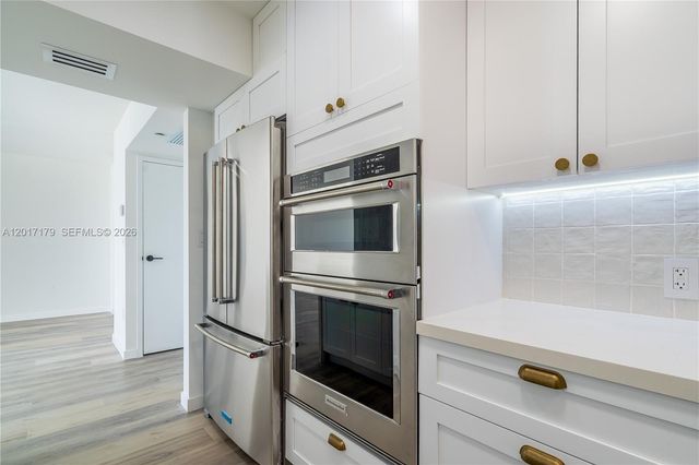 3675 N Country Club Dr 1906, Aventura, FL 33180