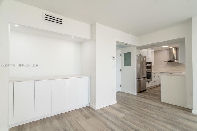 3675 N Country Club Dr 1906, Aventura, FL 33180